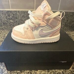 Pink/Violet Jordan 1 Mid 4C